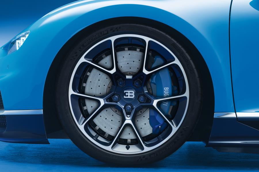 Колеса Bugatti Chiron 2016 года  (фото 6 из 51)